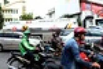 Vốn ngoại làm thị trường xăng dầu thêm sôi động